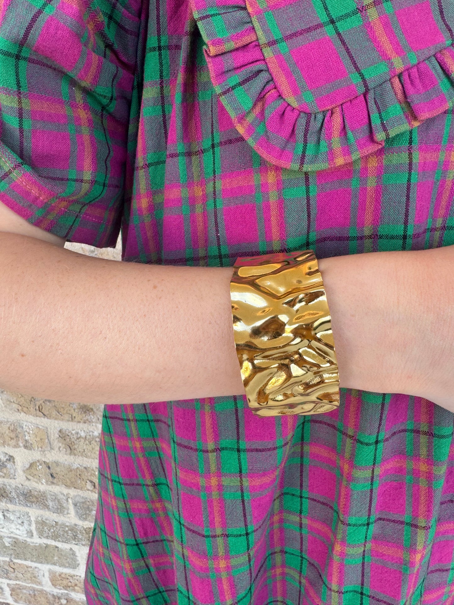 SHINY DENTED CUFF