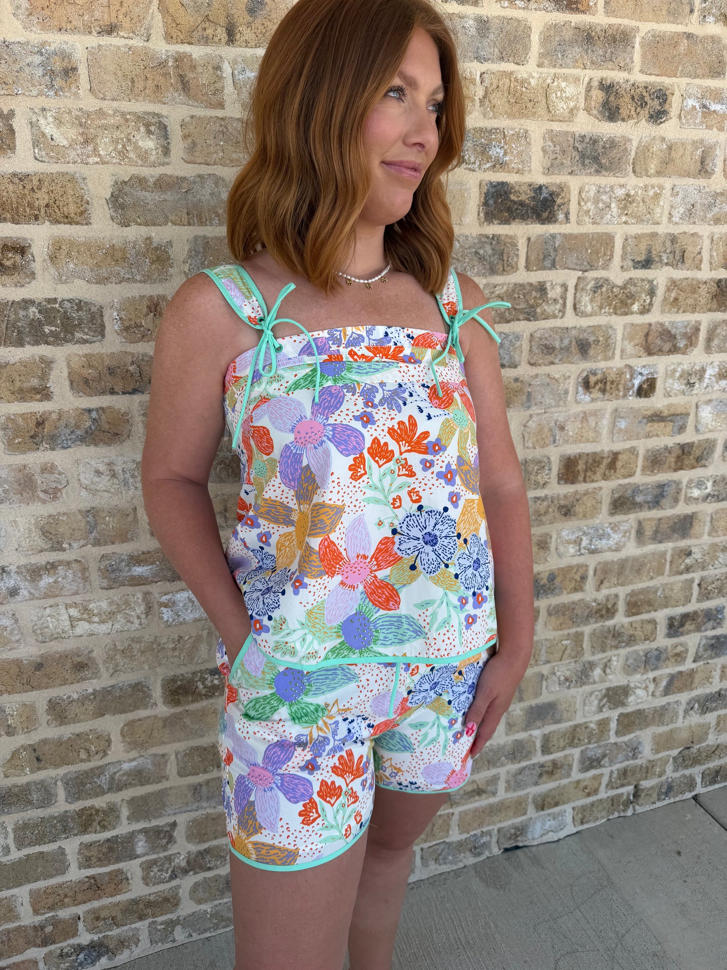 EXCLUSIVE FLORAL TIE SHOULDER TOP SHORTS SET