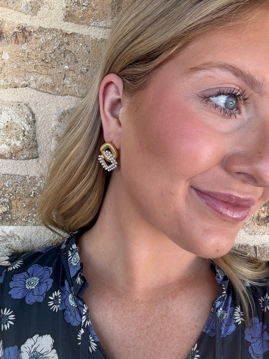PEARL AND GOLD EARRING
