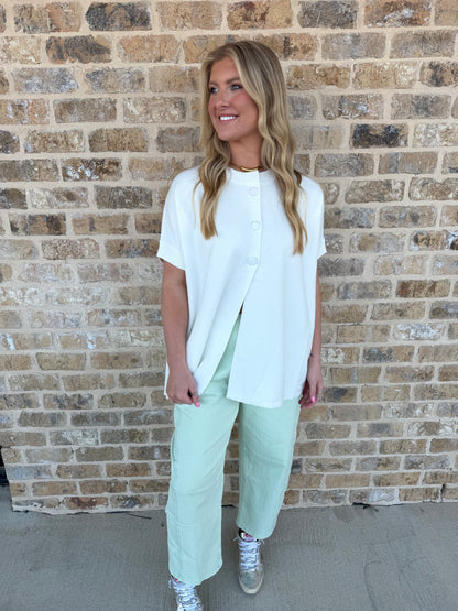 WHITE OPEN FRONT BUTTON DOWN SWEATER