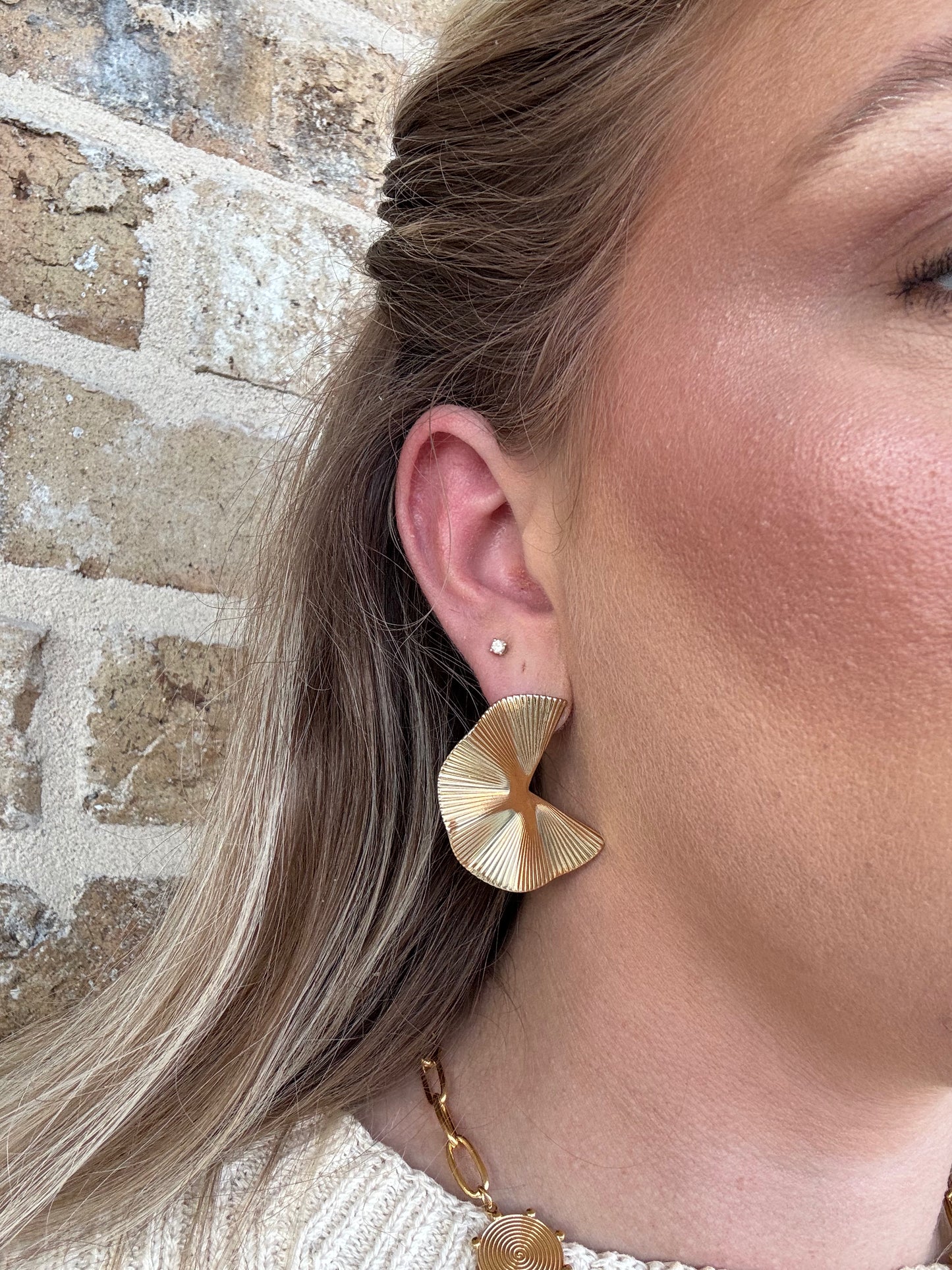 LEAF EARRING