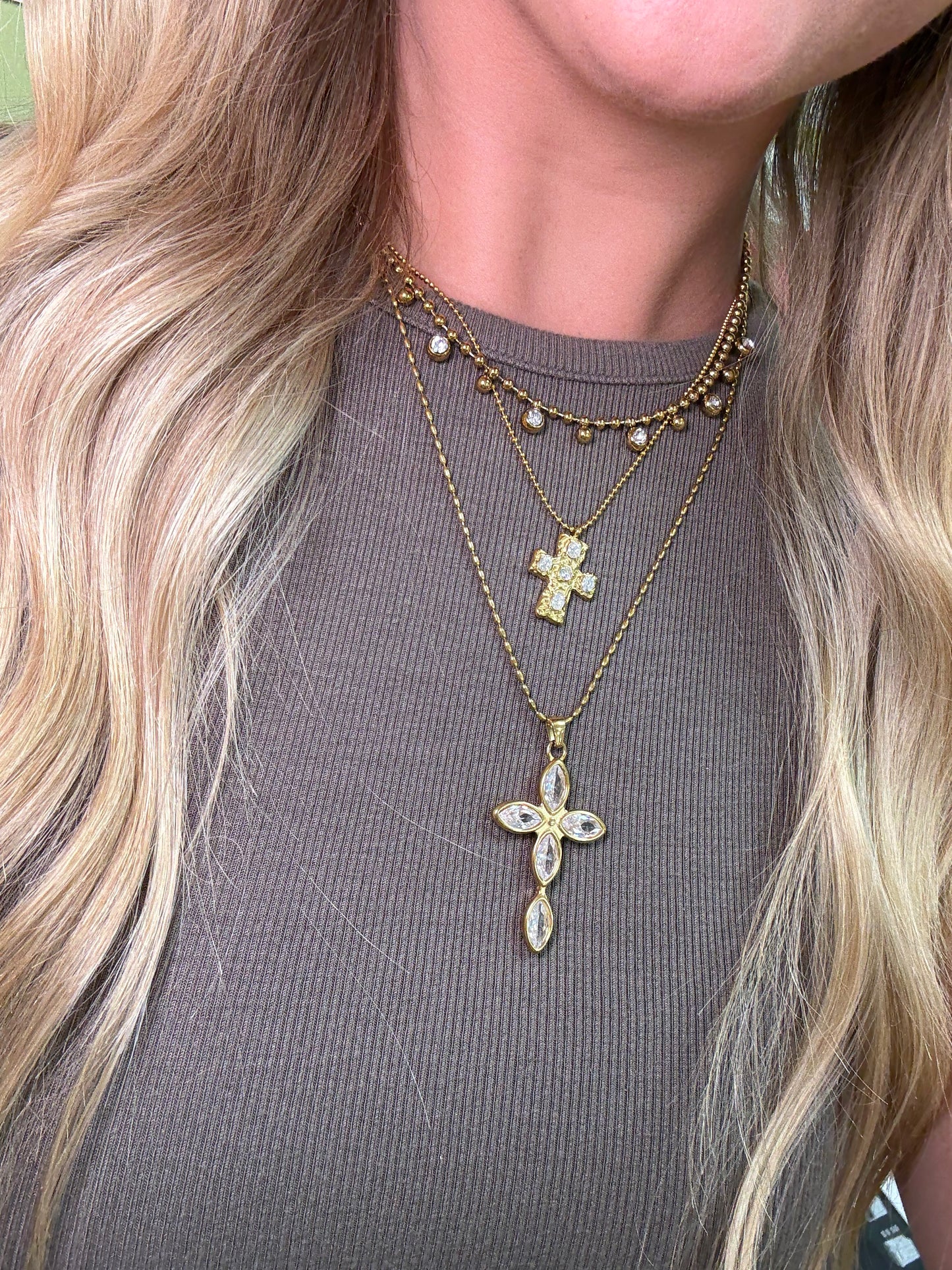 CLEAR STONE OVAL MEDIUM LENGTH CROSS